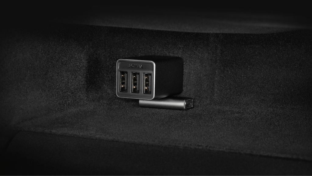 Tesla 4 Port USB Dashcam Hub (Tesla Model 3 2018-2023/ Model Y 2018-2024)-1
