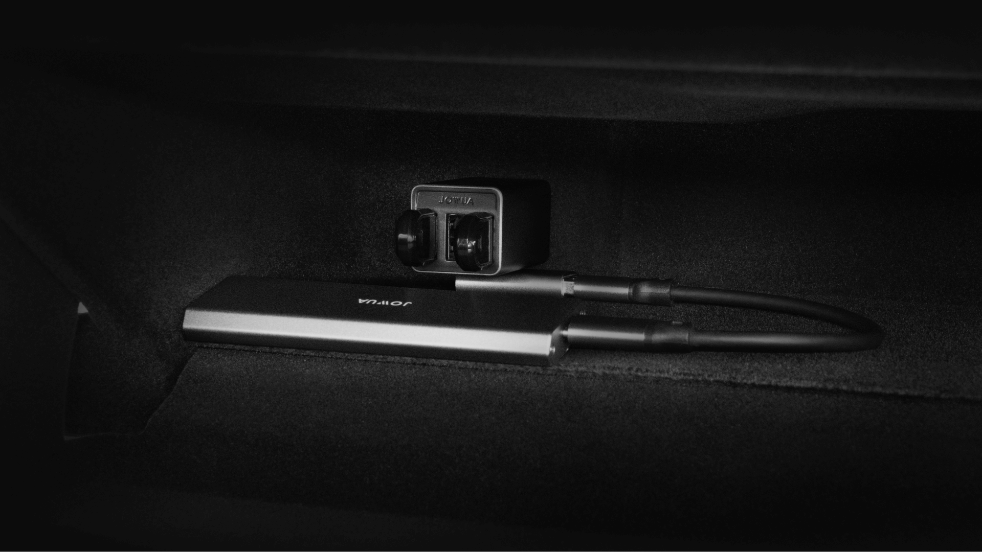 Tesla 4 Port USB Dashcam Hub (Tesla Model 3 2018-2023/ Model Y 2018-2024)-2