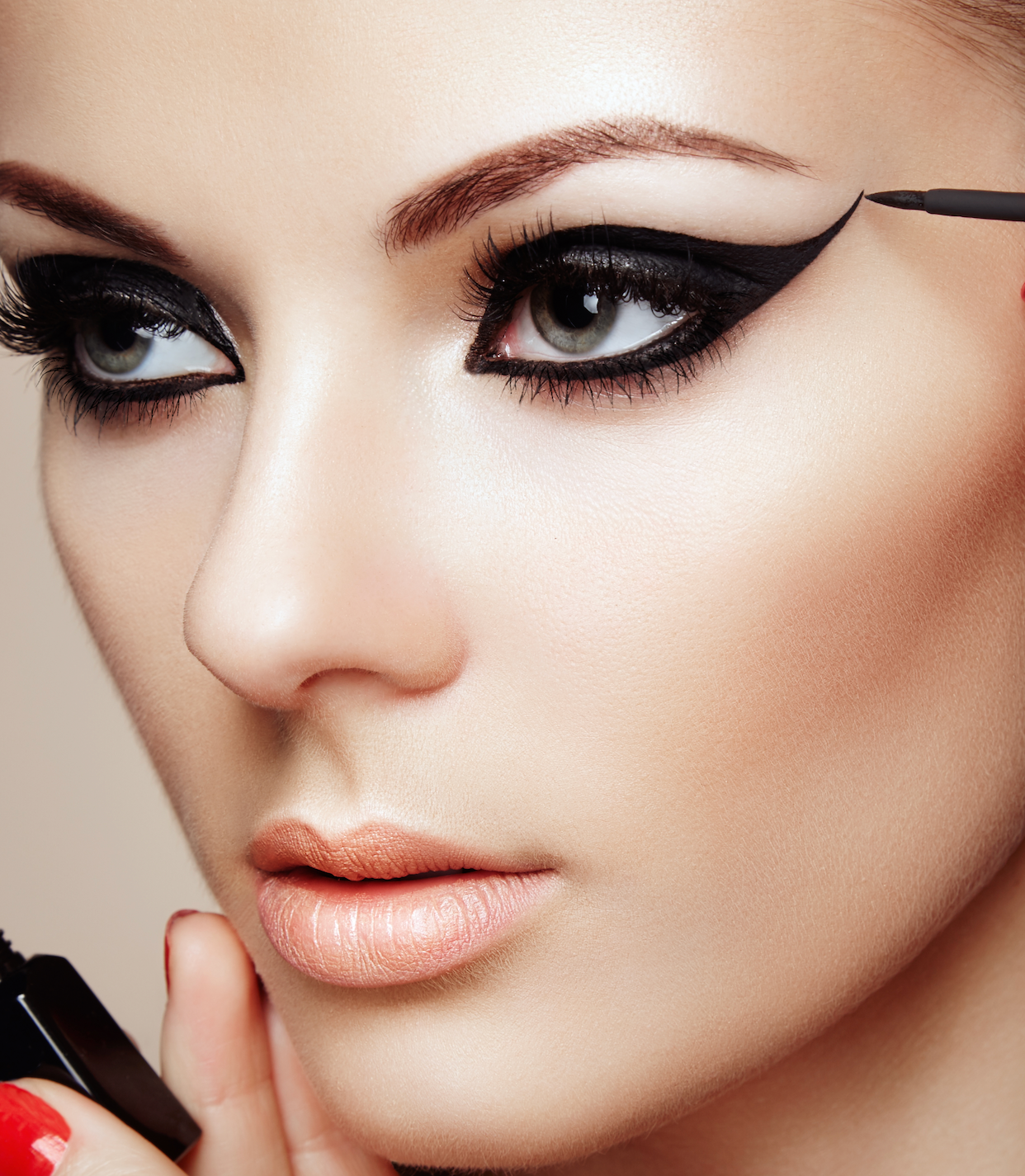 Precision Cat Liquid Eyeliner-1